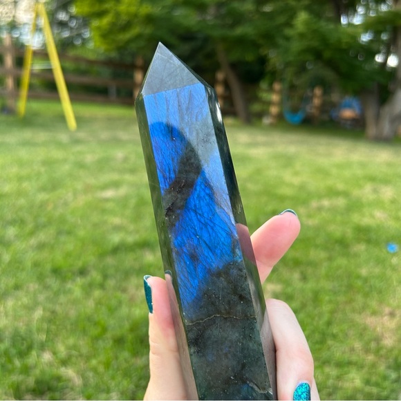 Labradorite tower 1.8 lbs - Picture 6 of 6